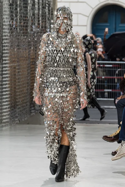 Look 24